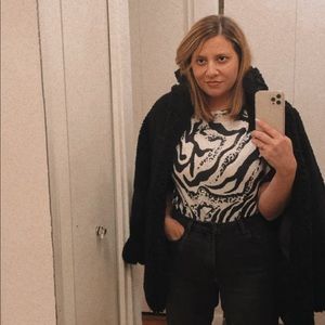 Meet your Posher, Adi